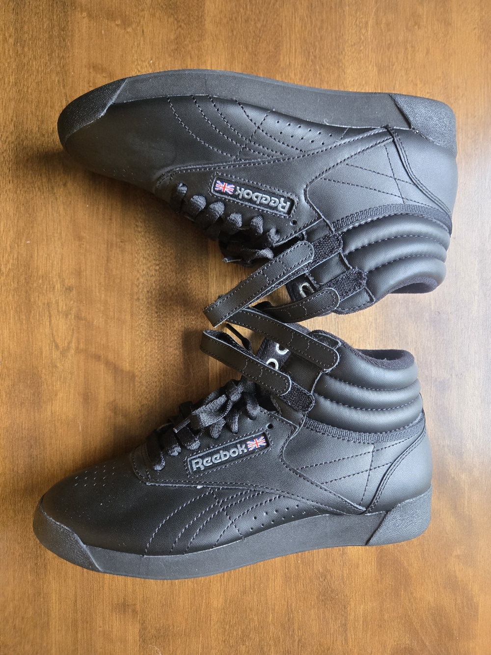 Reebok Women's High-Top Sneakers in Black - Picture 3 of 6